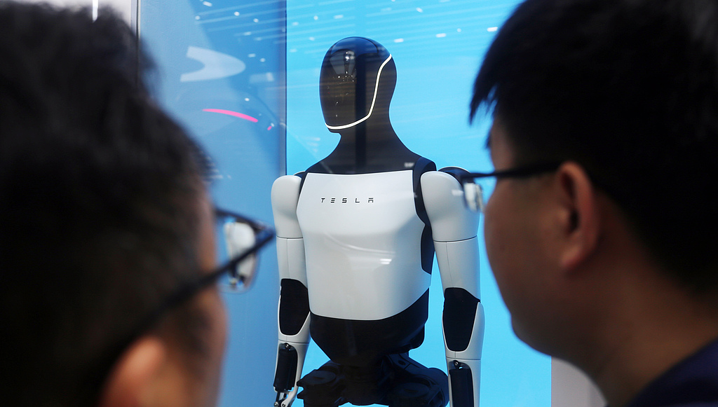 特斯拉机器人有望在今夏启动生产 机器人板块迎重要催化