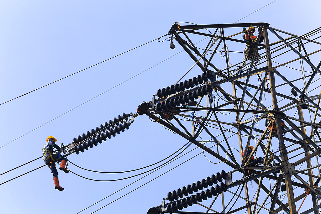 最高增速近50% 两网固定资产投资提速 全球电网建设迈入景气周期