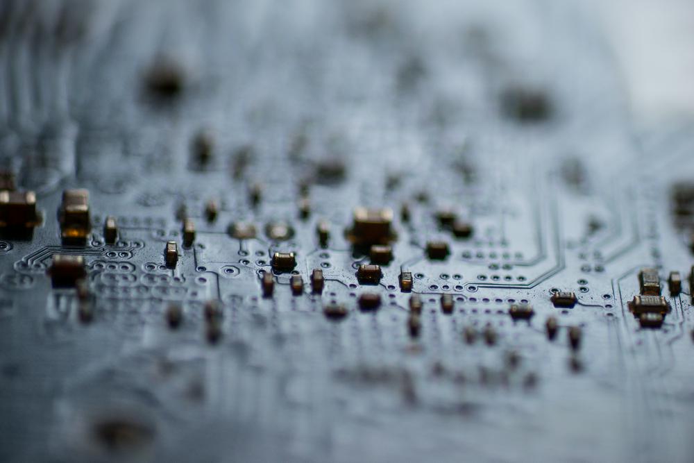 库存“只有一周多一点” 电子布扩张困于织布机 新产能集中释放要到2027年？