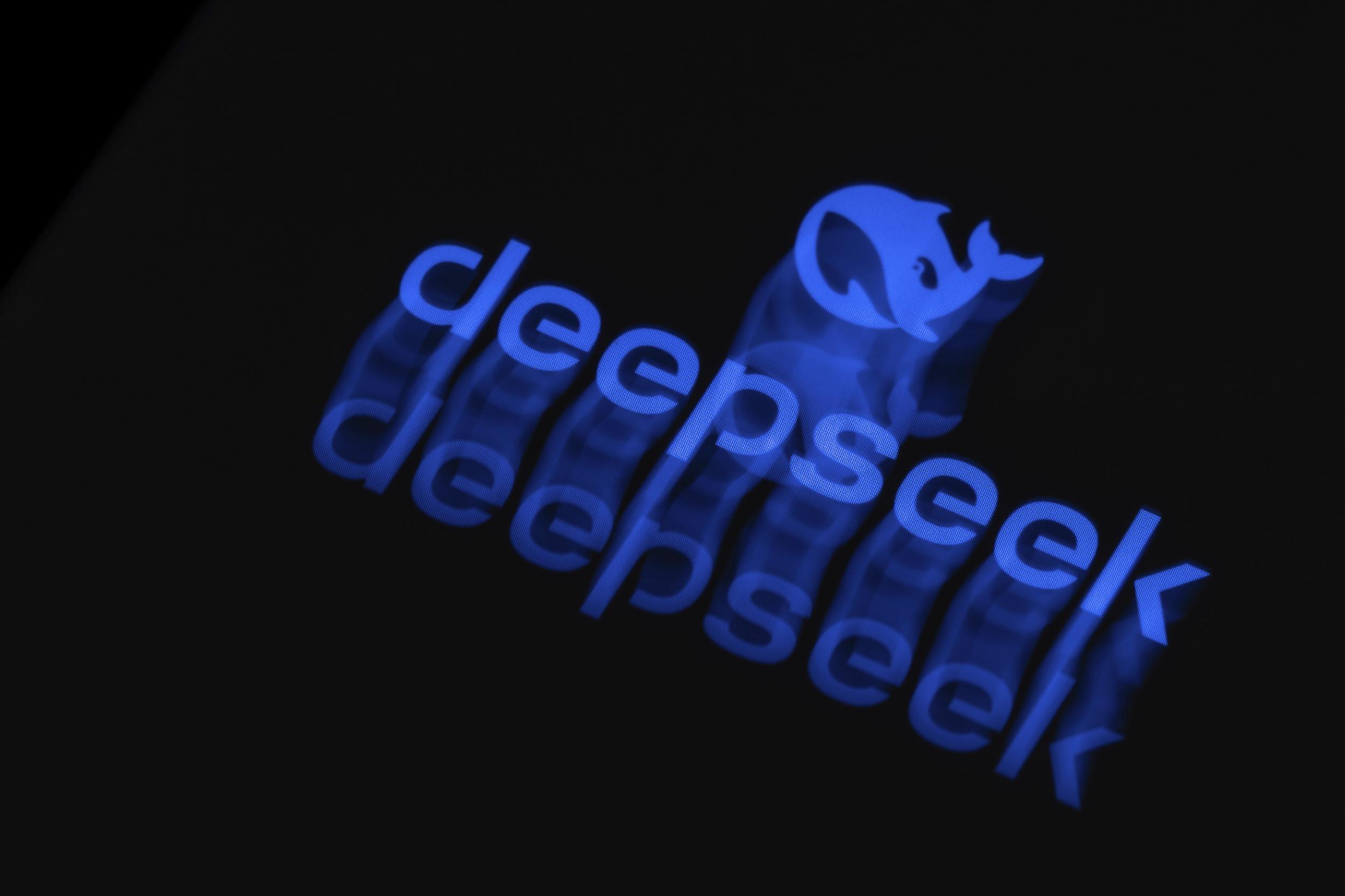 DeepSeek-V4虽迟但到！百万上下文成标配 华为昇腾和英伟达均被写进其技术