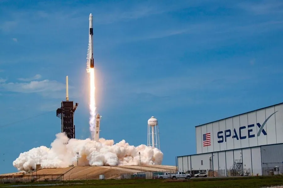 SpaceX史诗级IPO前夕 专家“泼冷水”：估值被炒上天，上市即做空！