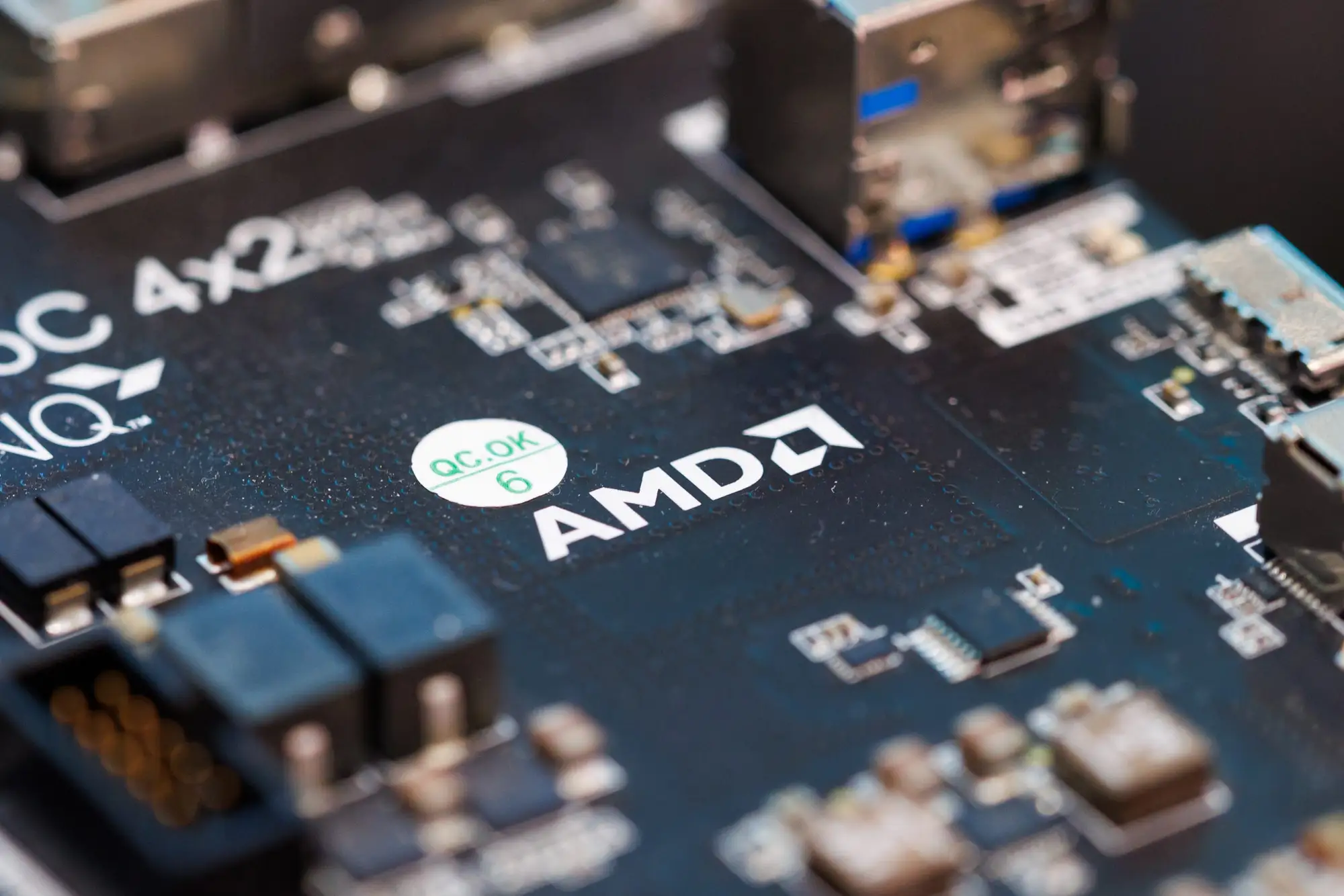 AMD股价暴涨19%！华尔街密集上调目标价 代理式AI引爆CPU需求