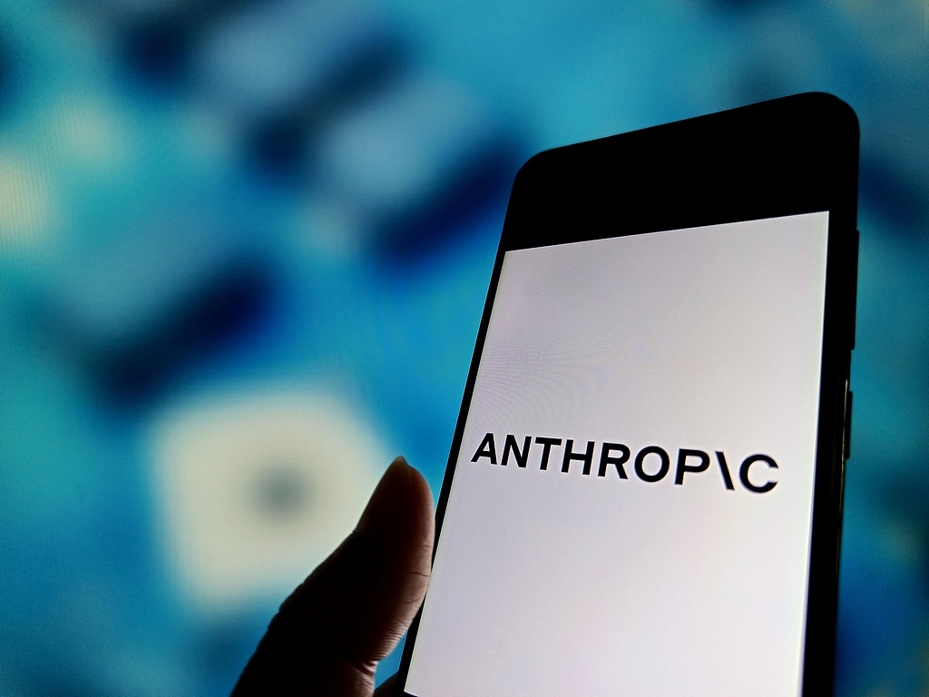 Anthropic今夏或开启新一轮融资！估值逼近万亿美元 有望超越OpenAI