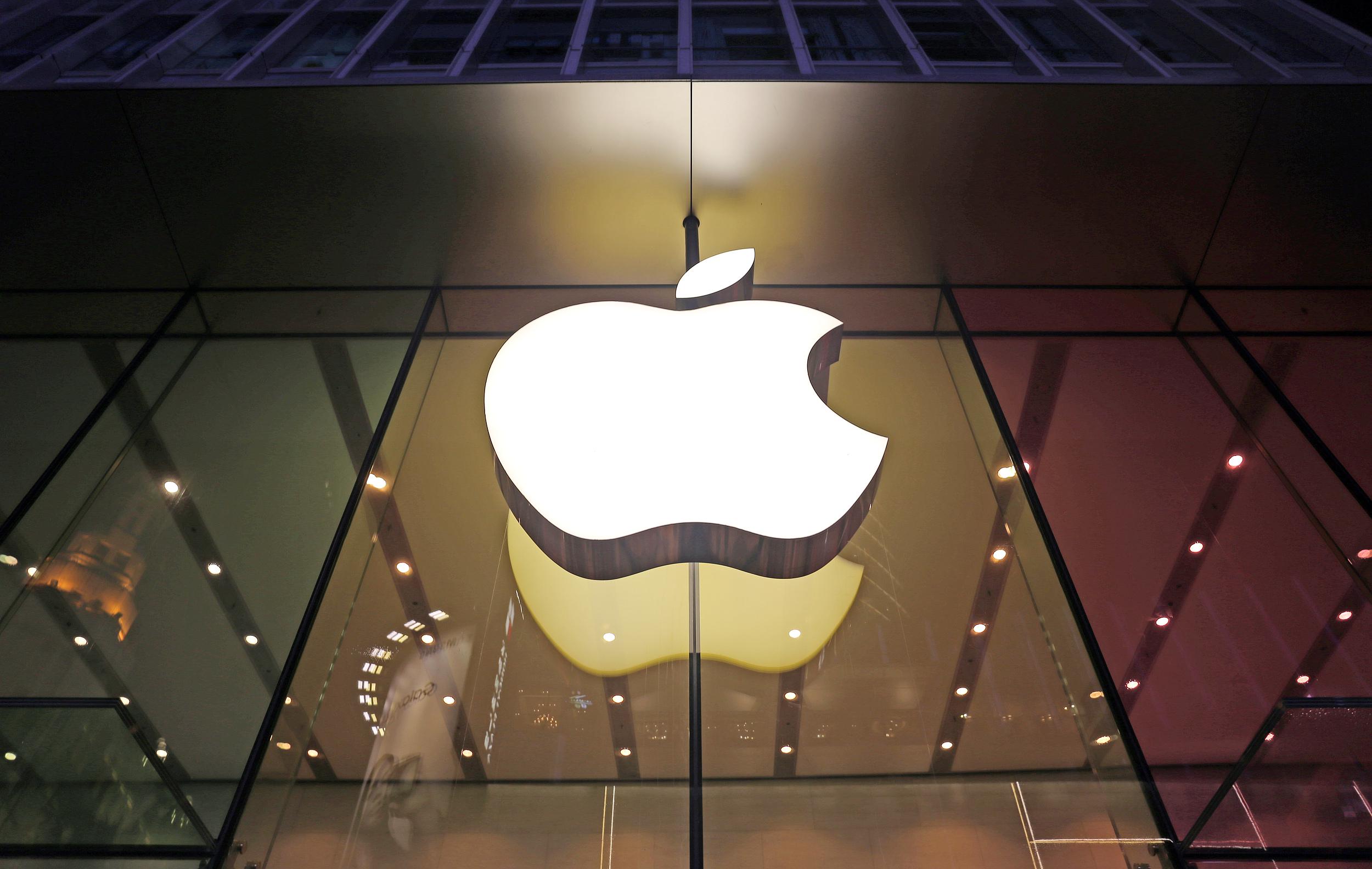苹果深夜降价：iPhone17上市后首次降价